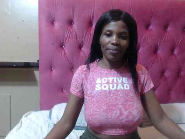Modelo: wettykitty25