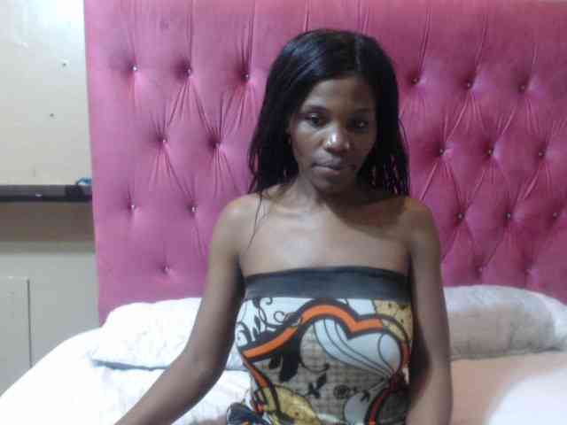Modelo: wettykitty25