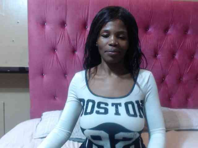 Modelo: wettykitty25