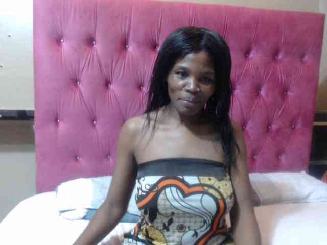 Modelo: wettykitty25