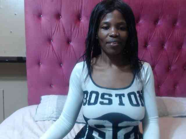 Modelo: wettykitty25