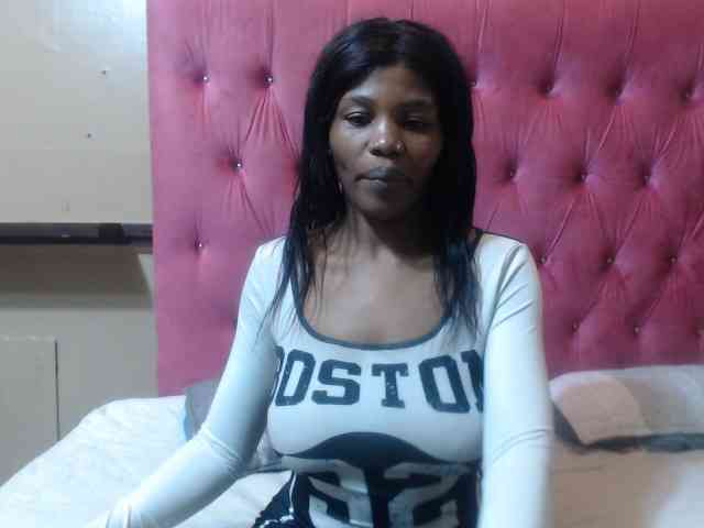 Modelo: wettykitty25