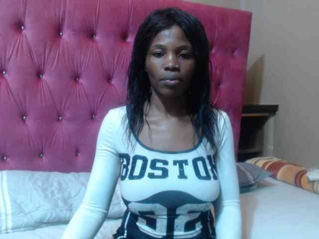 Modelo: wettykitty25