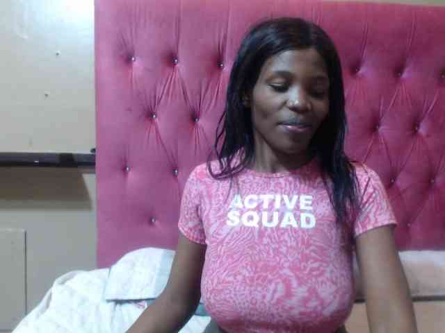 Modelo: wettykitty25