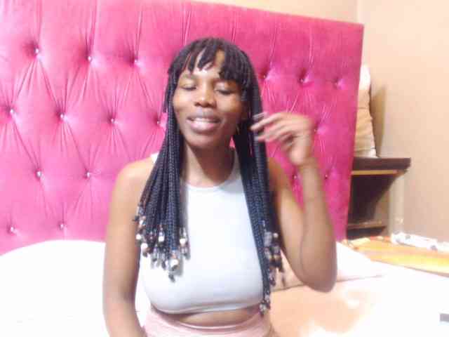 Modelo: wettykitty25