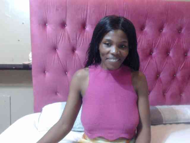 Modelo: wettykitty25