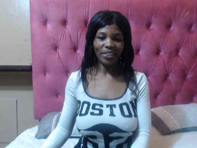 Modelo: wettykitty25
