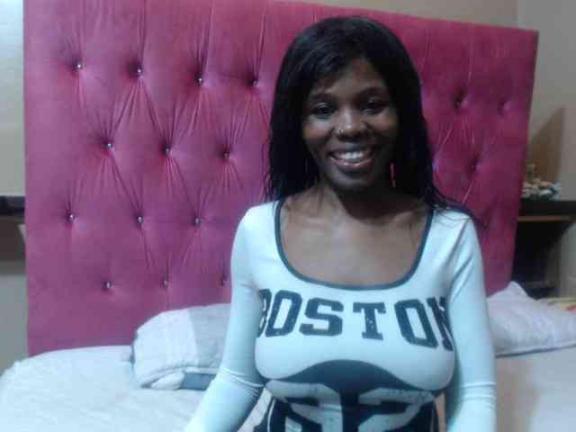 Modelo: wettykitty25