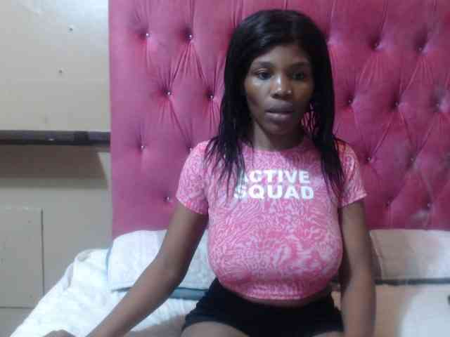 Modelo: wettykitty25