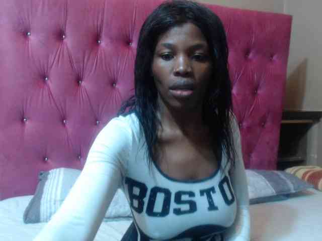 Modelo: wettykitty25