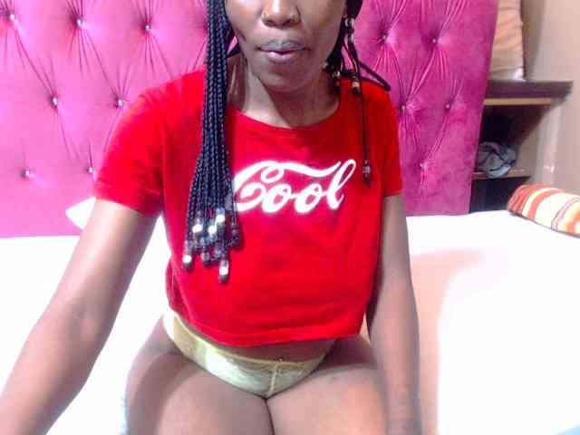 Modelo: wettykitty25