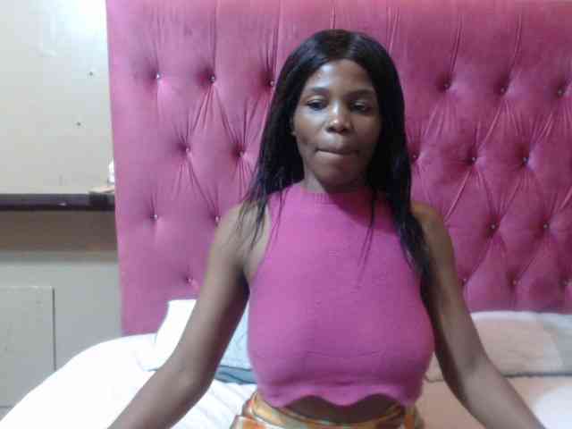 Modelo: wettykitty25