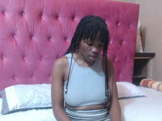 Modelo: wettykitty25