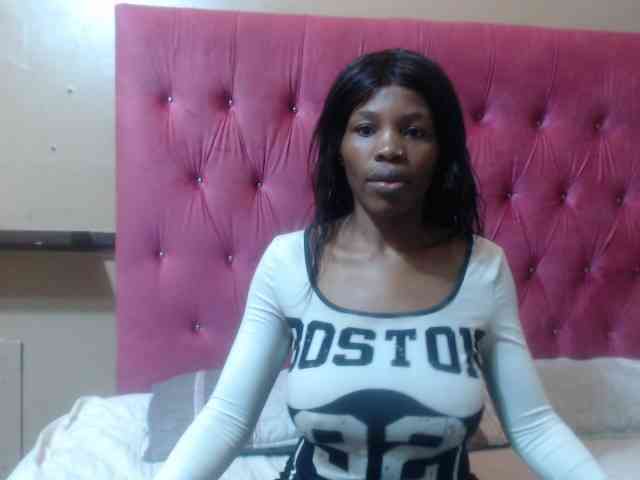 Modelo: wettykitty25