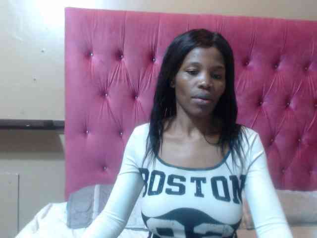 Modelo: wettykitty25
