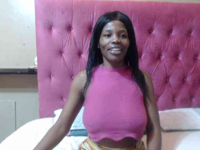 Modelo: wettykitty25