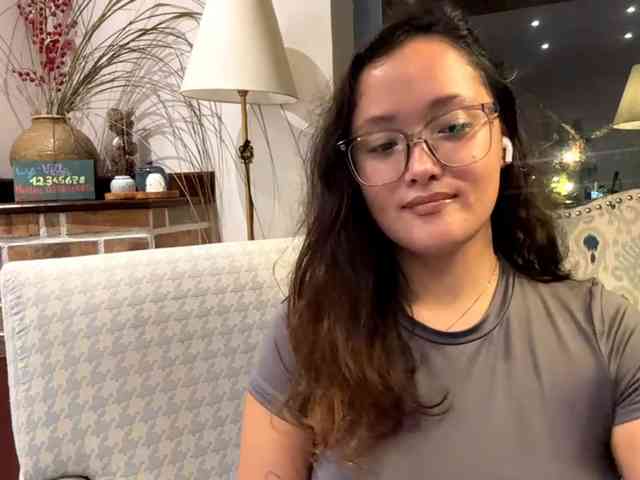 saraharwell's live room
