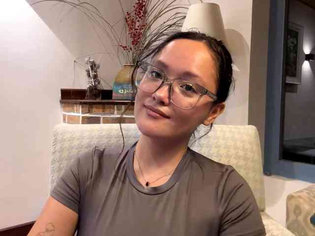 adult live sex webcam DianaHarwell