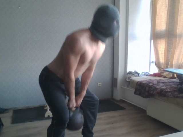LeonRadzi live webcam show