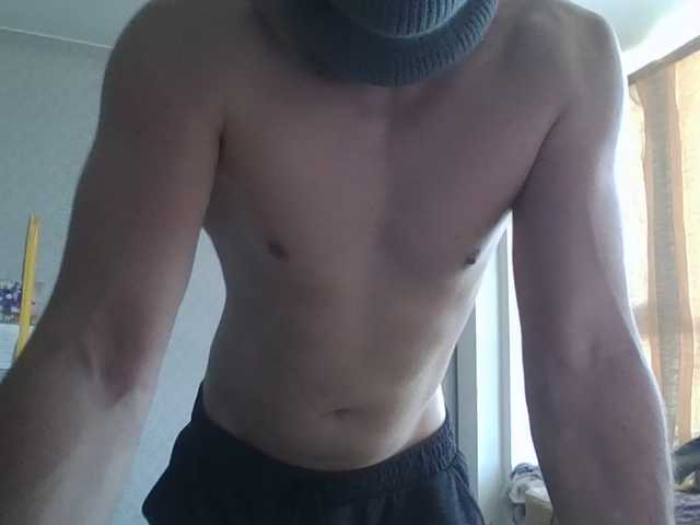 LeonRadzi live webcam show