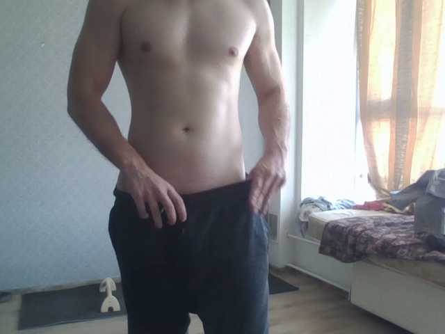 LeonRadzi live webcam show