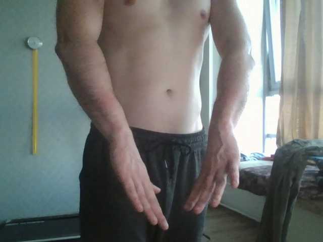 LeonRadzi live webcam show