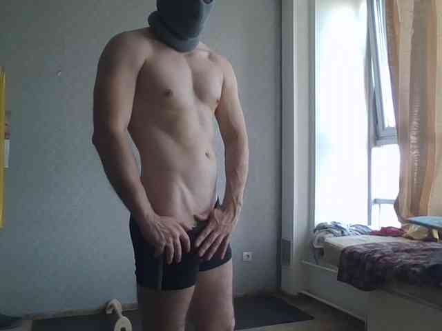LeonRadzi Live Webcam on BongaCams