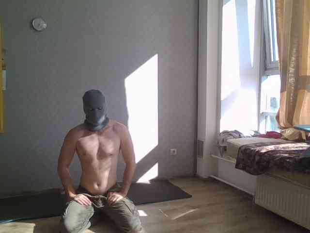 LeonRadzi Live Webcam on BongaCams