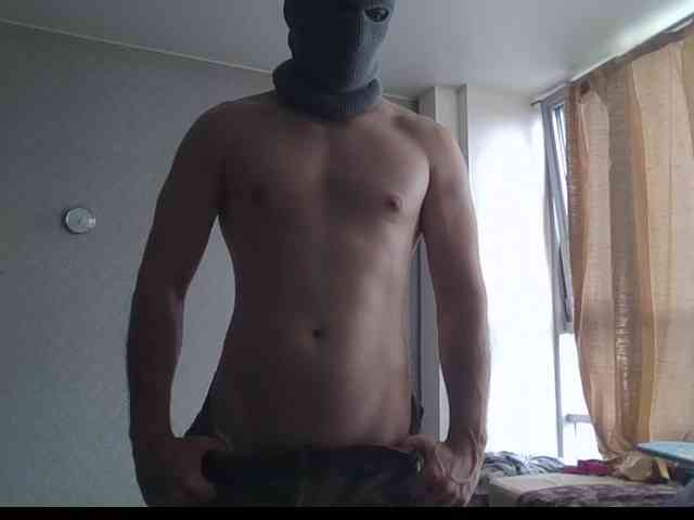 LeonRadzi Live Webcam on BongaCams