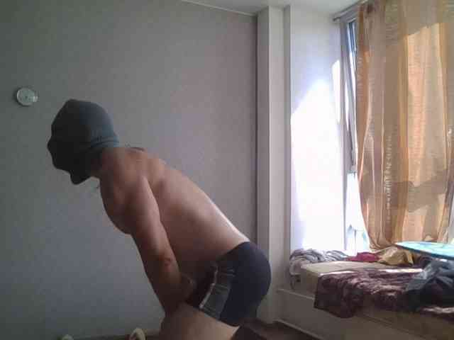 LeonRadzi Live Webcam on BongaCams