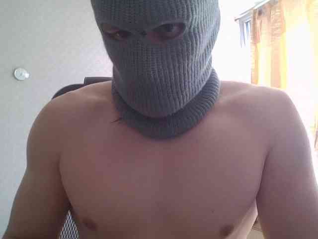LeonRadzi Live Webcam on BongaCams