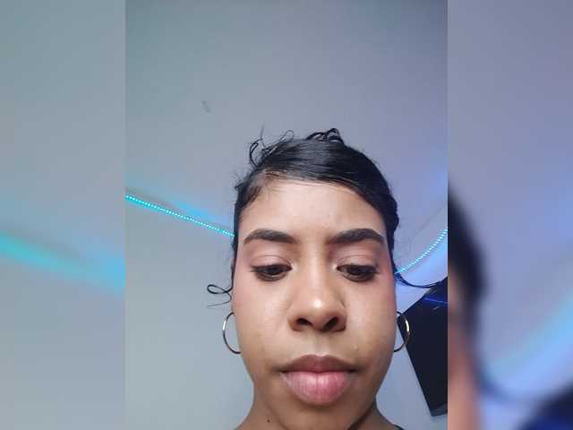 Kyra-1-1 live webcam show