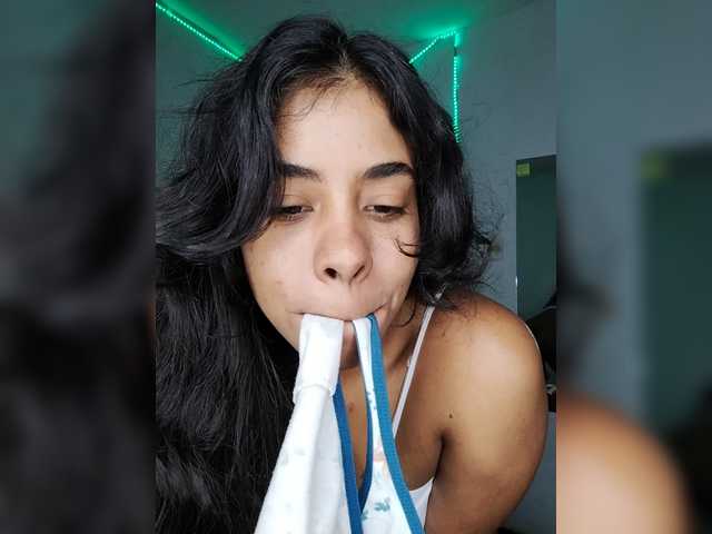 Kyra-1-1 live cam on BongaCams