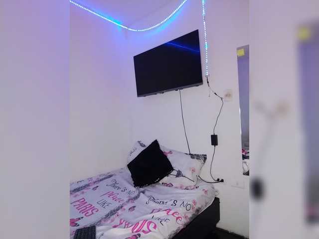Kyra-1-1 live cam on BongaCams