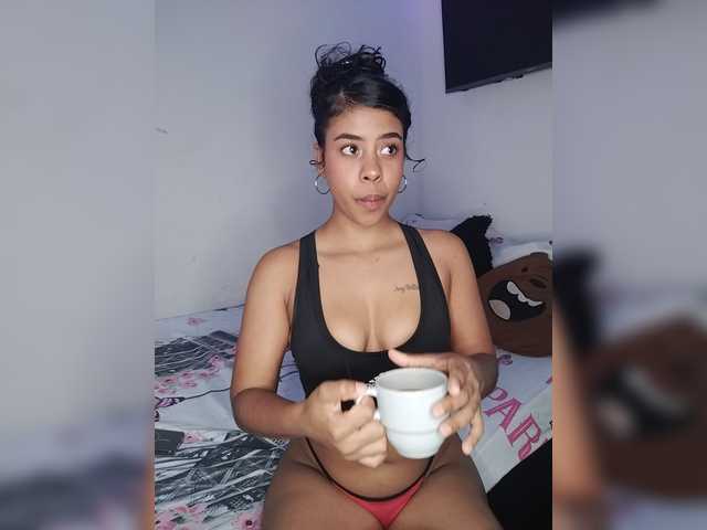 Kyra-1-1 live webcam show