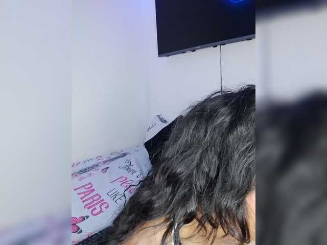 Kyra-1-1 live webcam show