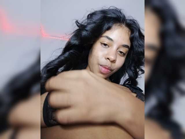 Kyra-1-1 live cam on BongaCams