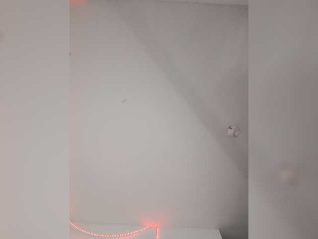 Kyra-1-1 live cam on