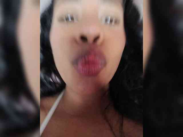 Kyra-1-1 webcam