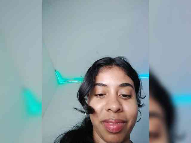 Kyra-1-1 webcam