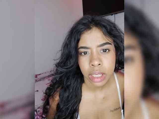 Kyra-1-1 webcam