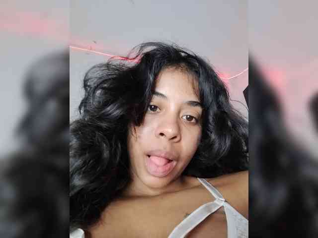 Kyra-1-1 webcam