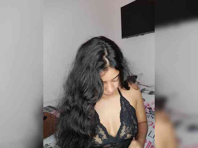 Kyra-1-1 webcam