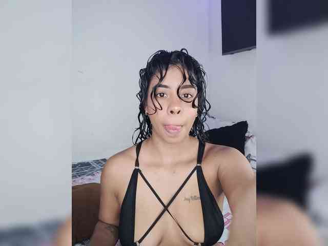 Kyra-1-1 webcam