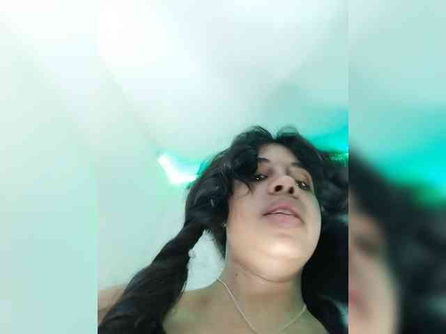 Kyra-1-1 webcam