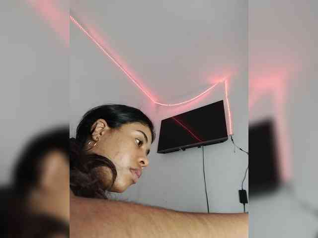 Kyra-1-1 webcam