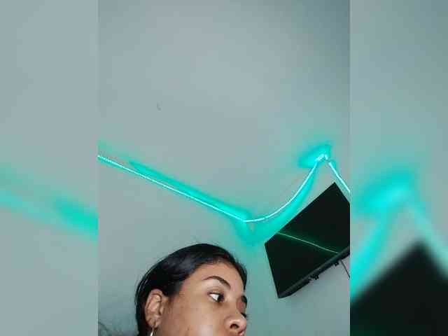 Kyra-1-1 webcam