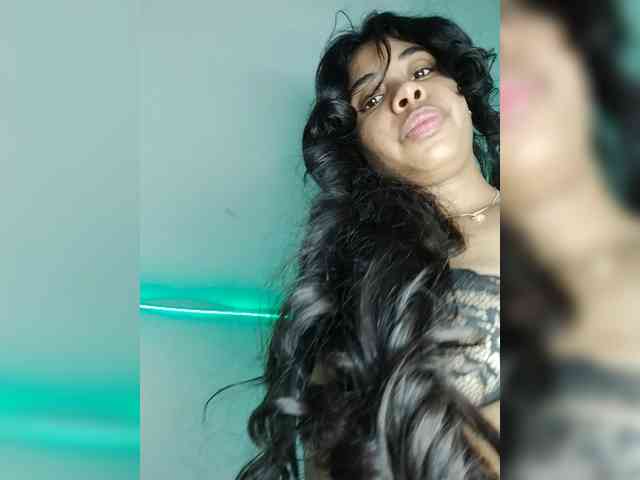 Kyra-1-1 webcam