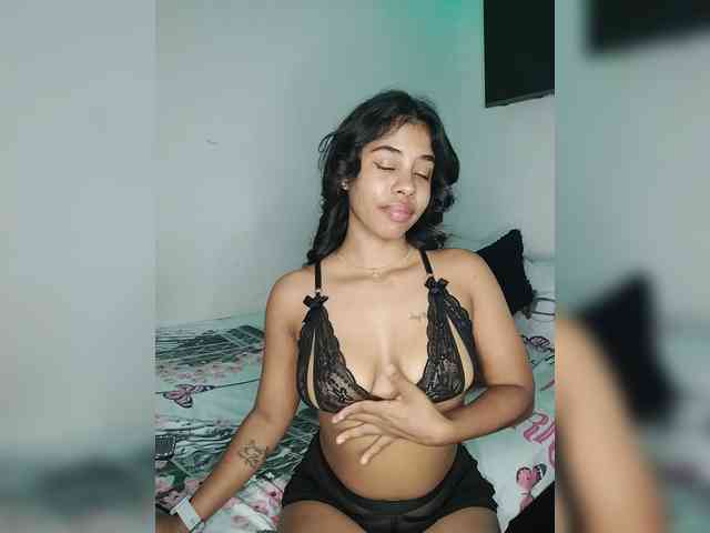 Kyra-1-1 webcam