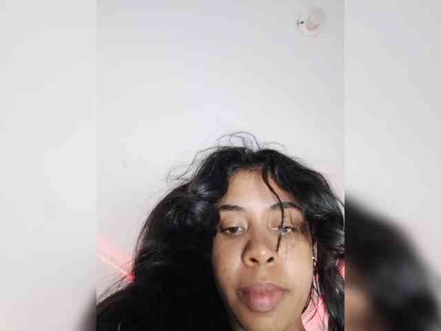 Kyra-1-1 webcam